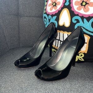 Stuart Weisman black patten leather open toed heels
